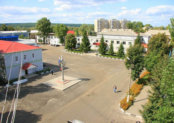 Площадь завода